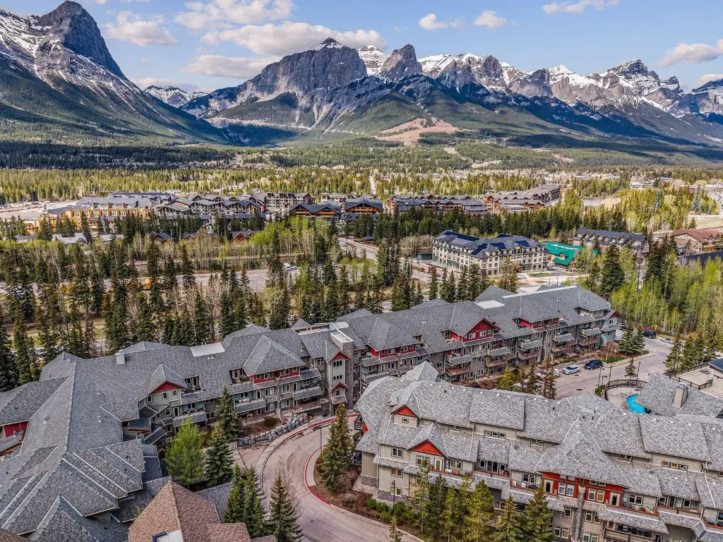 101 Montane Road Canmore AB T1W 0G2