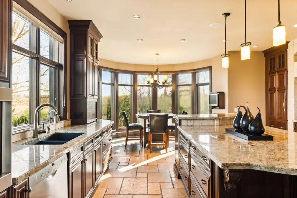 2248 9 Avenue SE Calgary AB T2G 5P7
