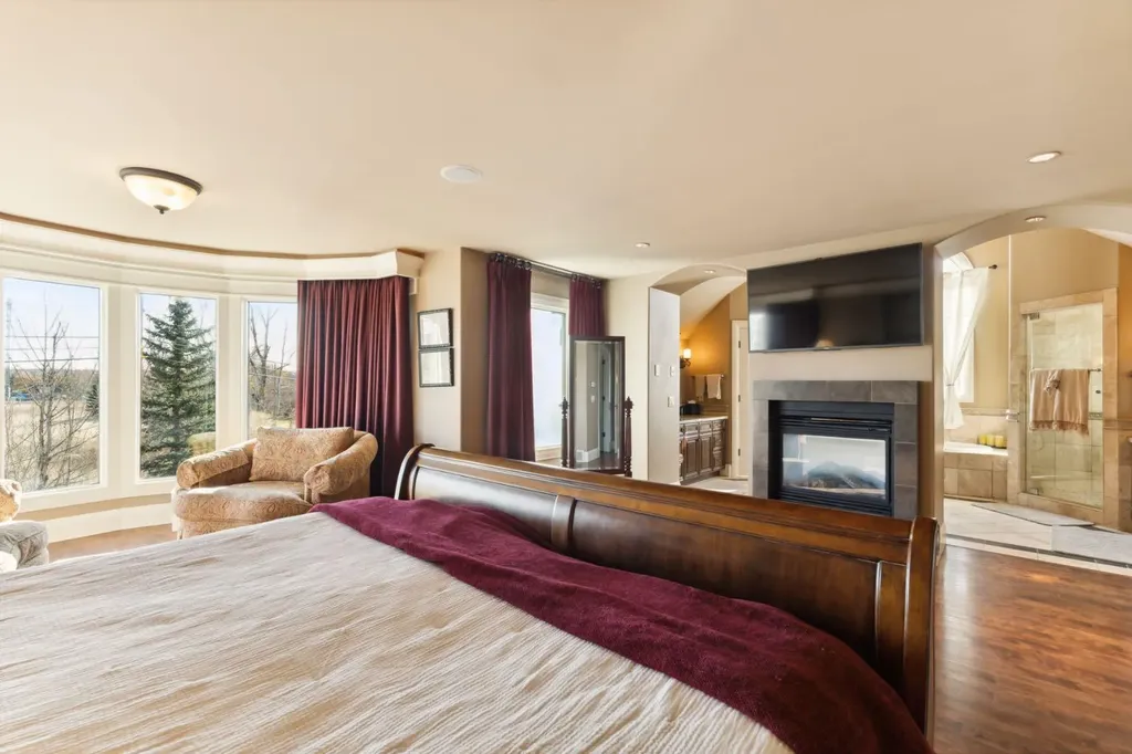 2248 9 Avenue SE Calgary AB T2G 5P7