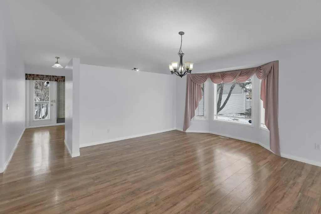 200 Sandstone Drive NW Calgary AB T3K 4N7