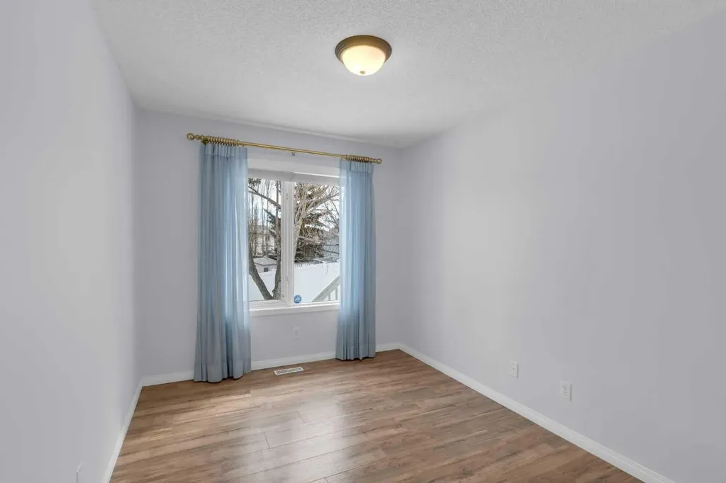 200 Sandstone Drive NW Calgary AB T3K 4N7