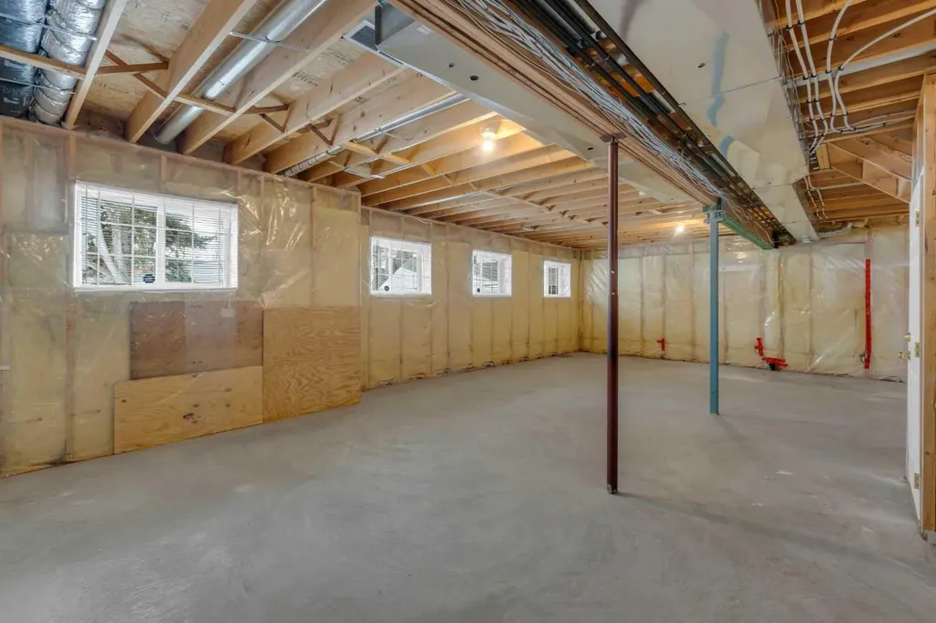 200 Sandstone Drive NW Calgary AB T3K 4N7