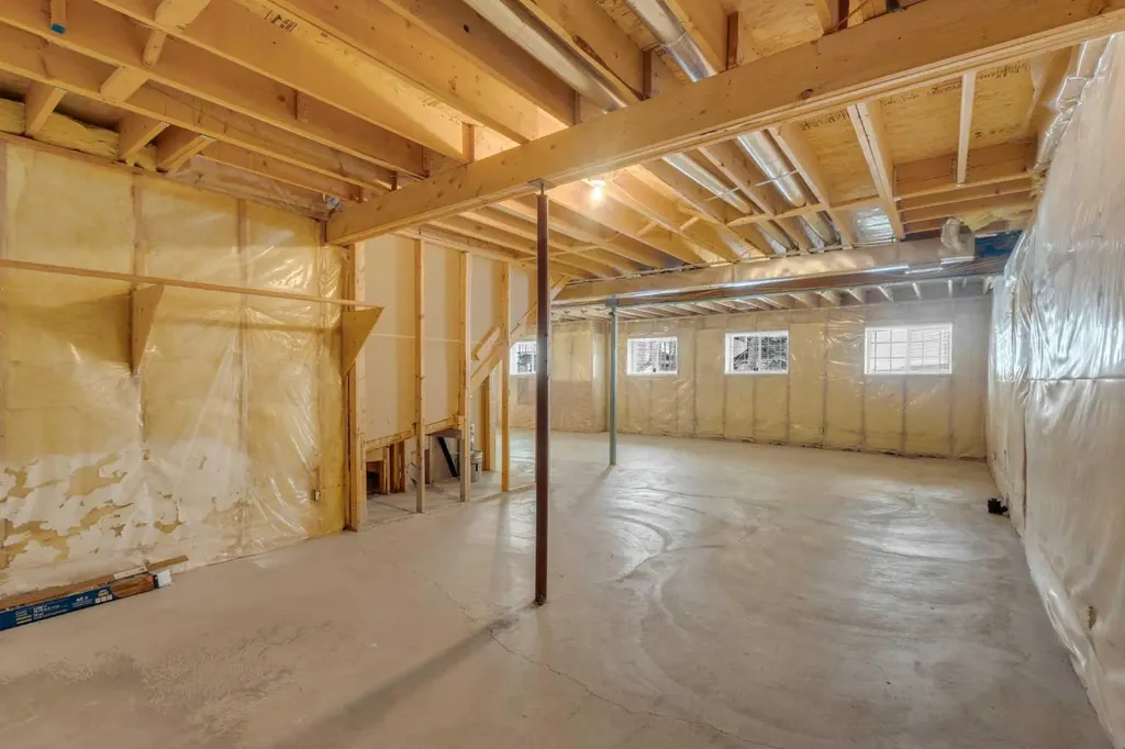 200 Sandstone Drive NW Calgary AB T3K 4N7