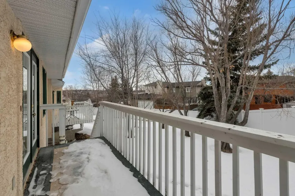 200 Sandstone Drive NW Calgary AB T3K 4N7