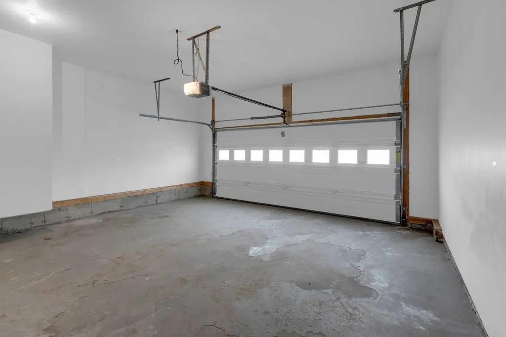 200 Sandstone Drive NW Calgary AB T3K 4N7