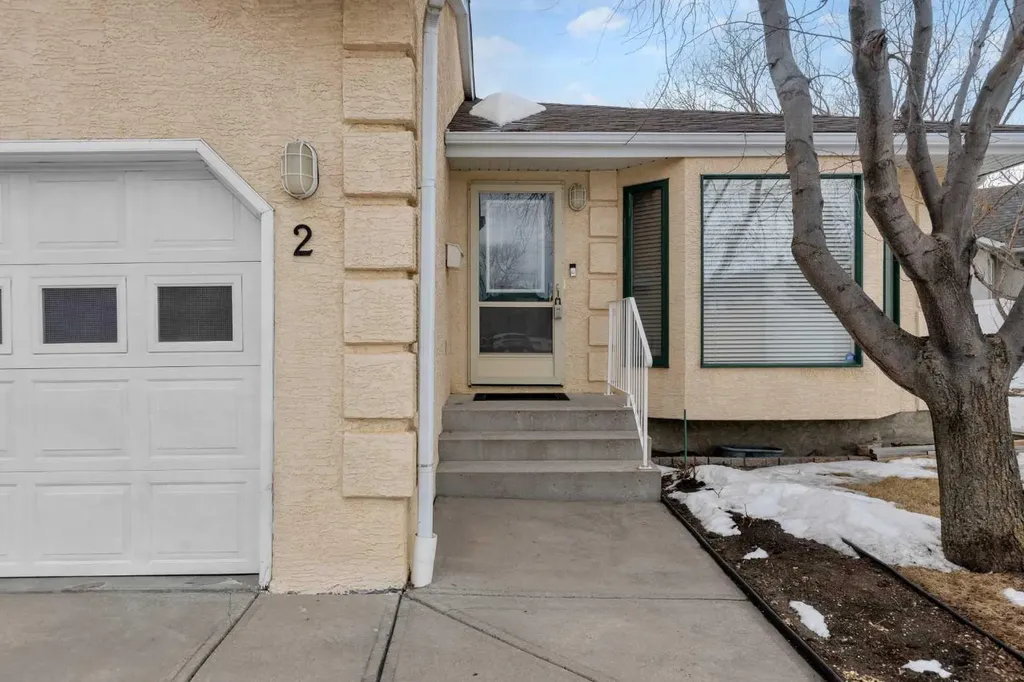 200 Sandstone Drive NW Calgary AB T3K 4N7