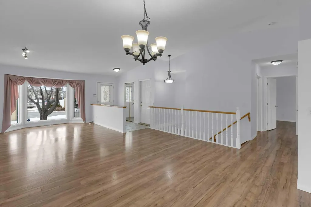 200 Sandstone Drive NW Calgary AB T3K 4N7