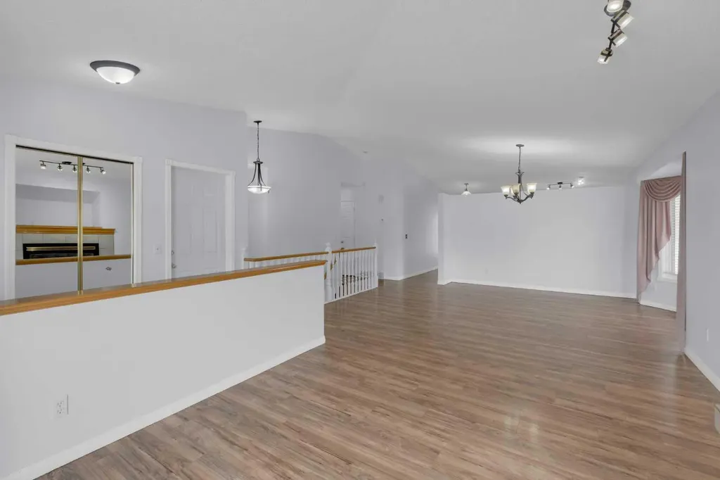 200 Sandstone Drive NW Calgary AB T3K 4N7