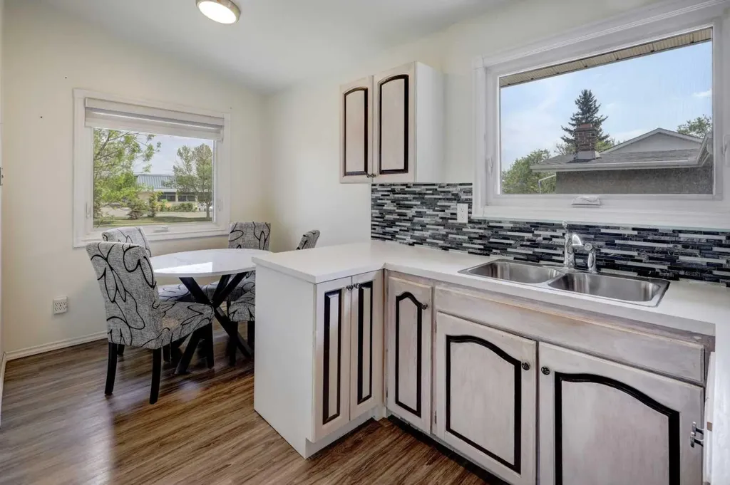 4721 Edmonton Trail NE Calgary AB T2E 3V7