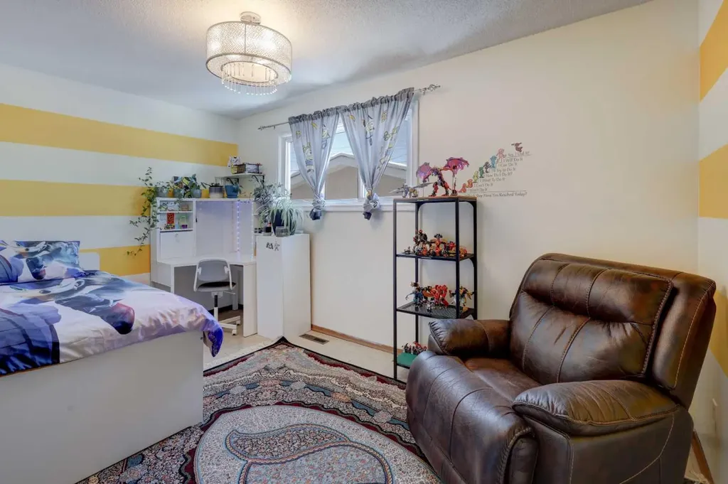 4721 Edmonton Trail NE Calgary AB T2E 3V7