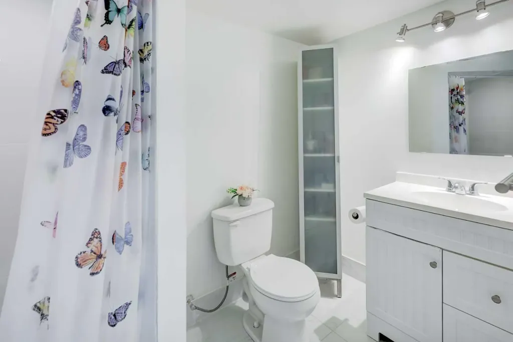 4721 Edmonton Trail NE Calgary AB T2E 3V7