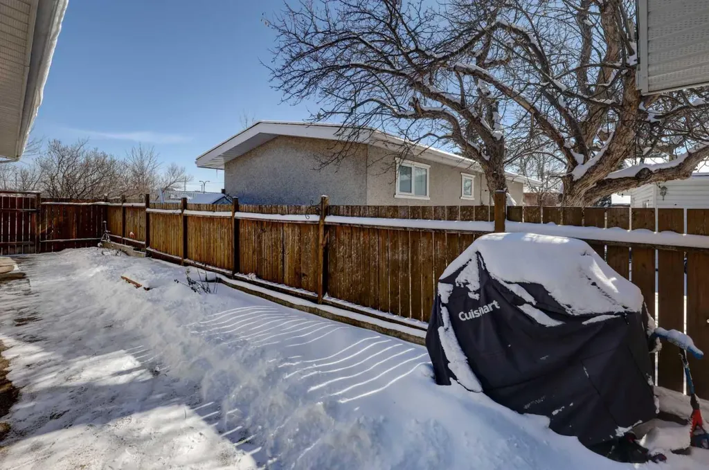4721 Edmonton Trail NE Calgary AB T2E 3V7