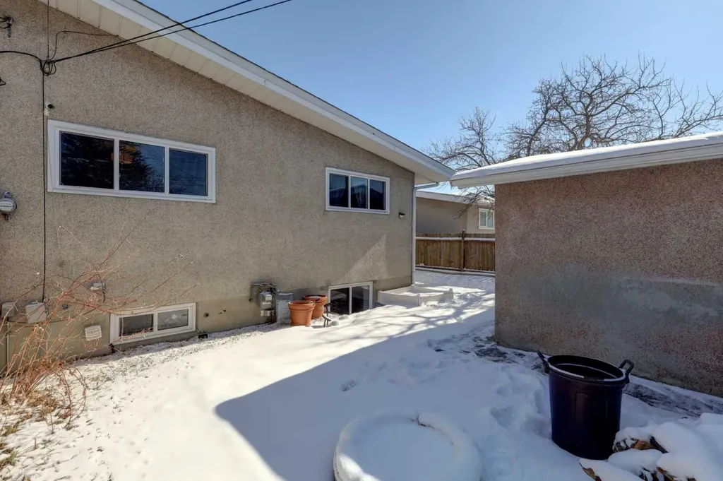 4721 Edmonton Trail NE Calgary AB T2E 3V7