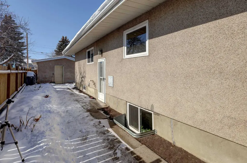 4721 Edmonton Trail NE Calgary AB T2E 3V7