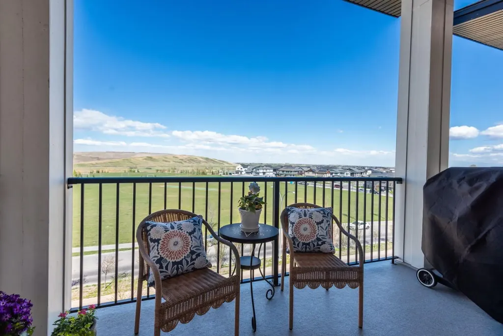 10 Walgrove Walk SE Calgary AB T2X 4E3