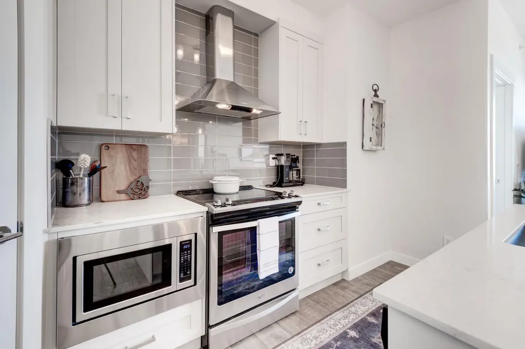 10 Walgrove Walk SE Calgary AB T2X 4E3
