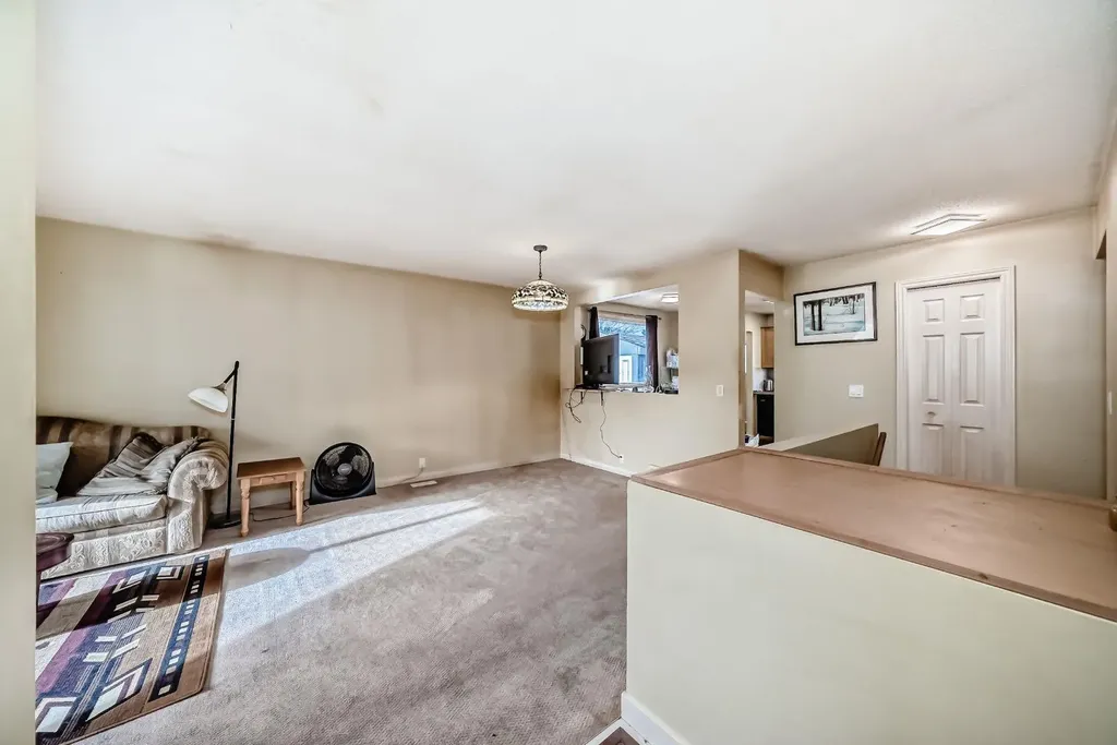 247 Bracewood Road SW Calgary AB T2W 3C2