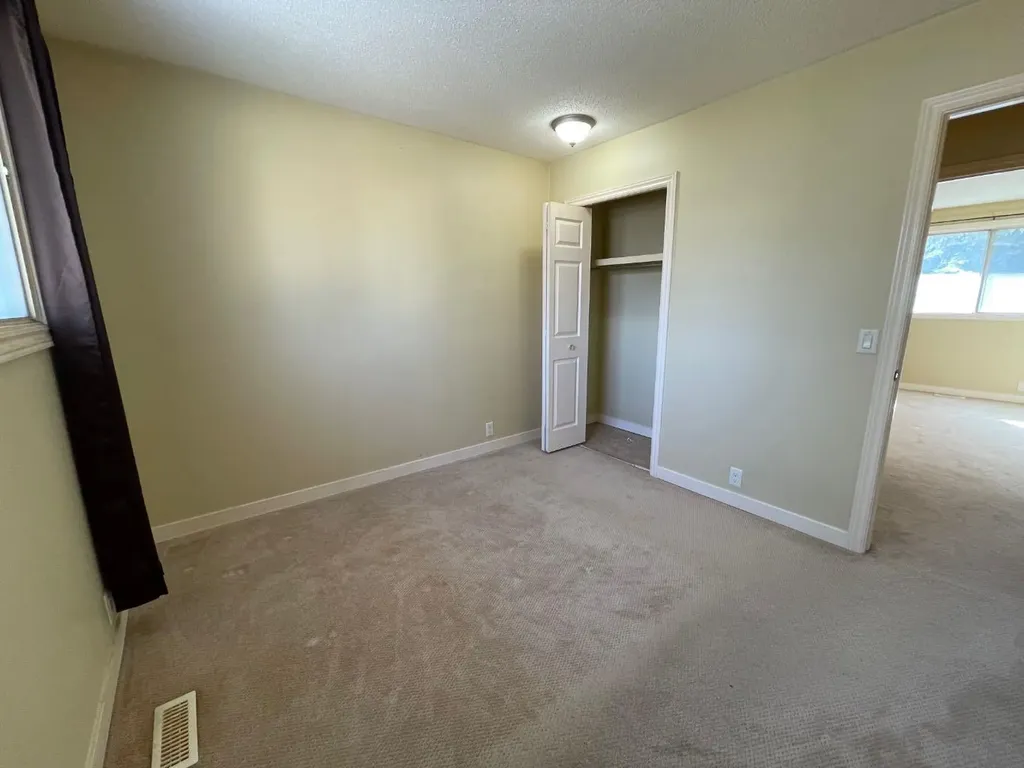 247 Bracewood Road SW Calgary AB T2W 3C2