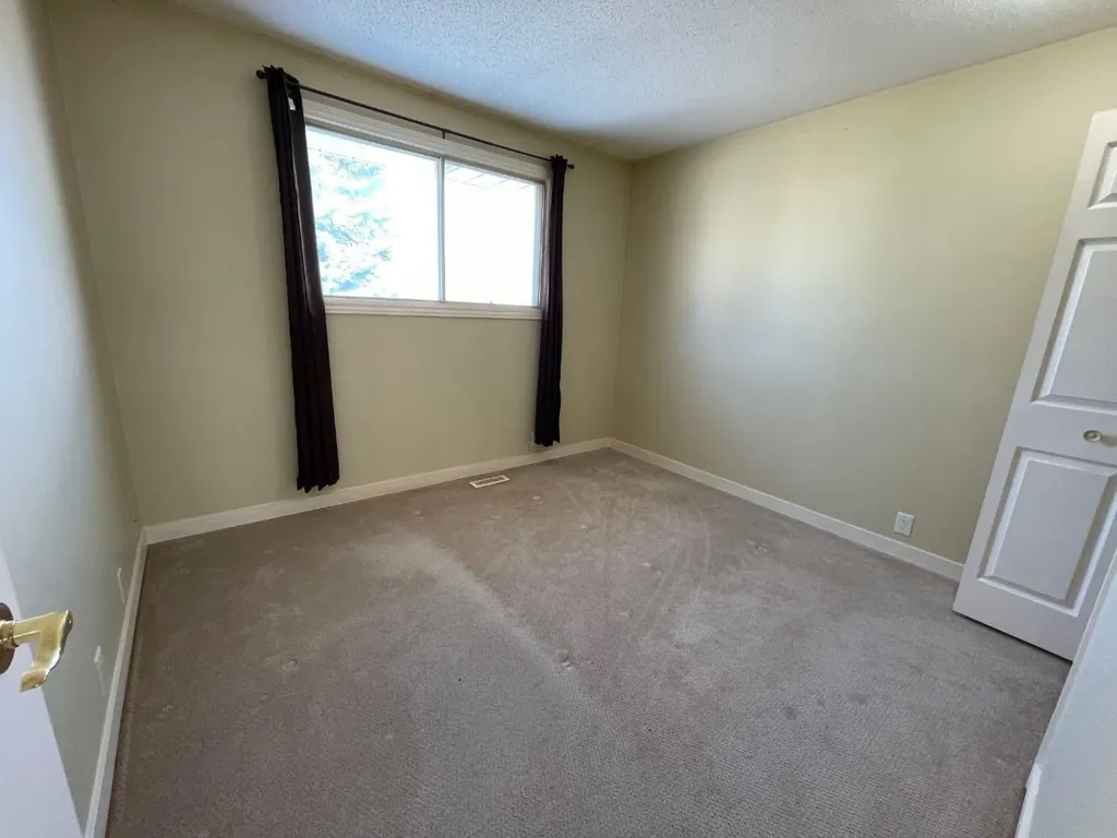 247 Bracewood Road SW Calgary AB T2W 3C2