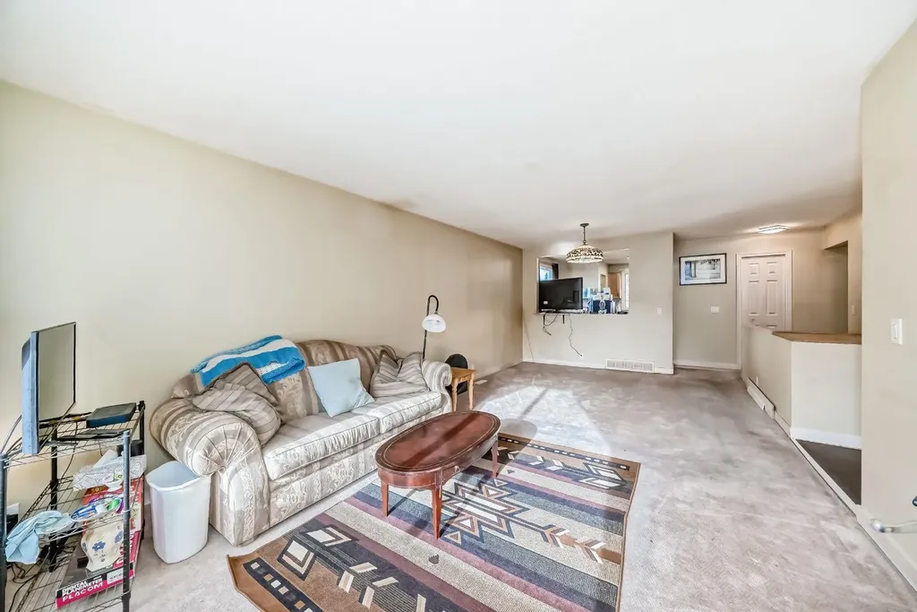 247 Bracewood Road SW Calgary AB T2W 3C2