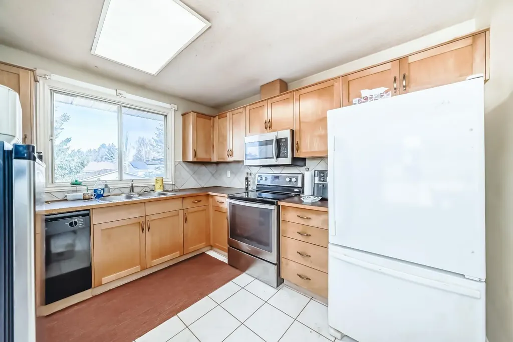 247 Bracewood Road SW Calgary AB T2W 3C2