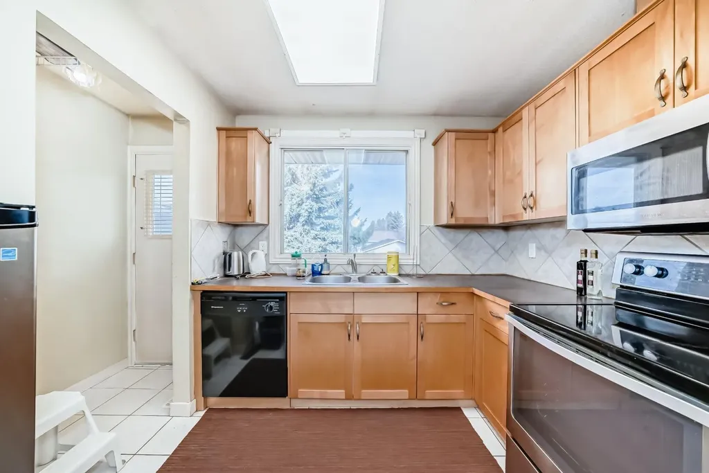 247 Bracewood Road SW Calgary AB T2W 3C2