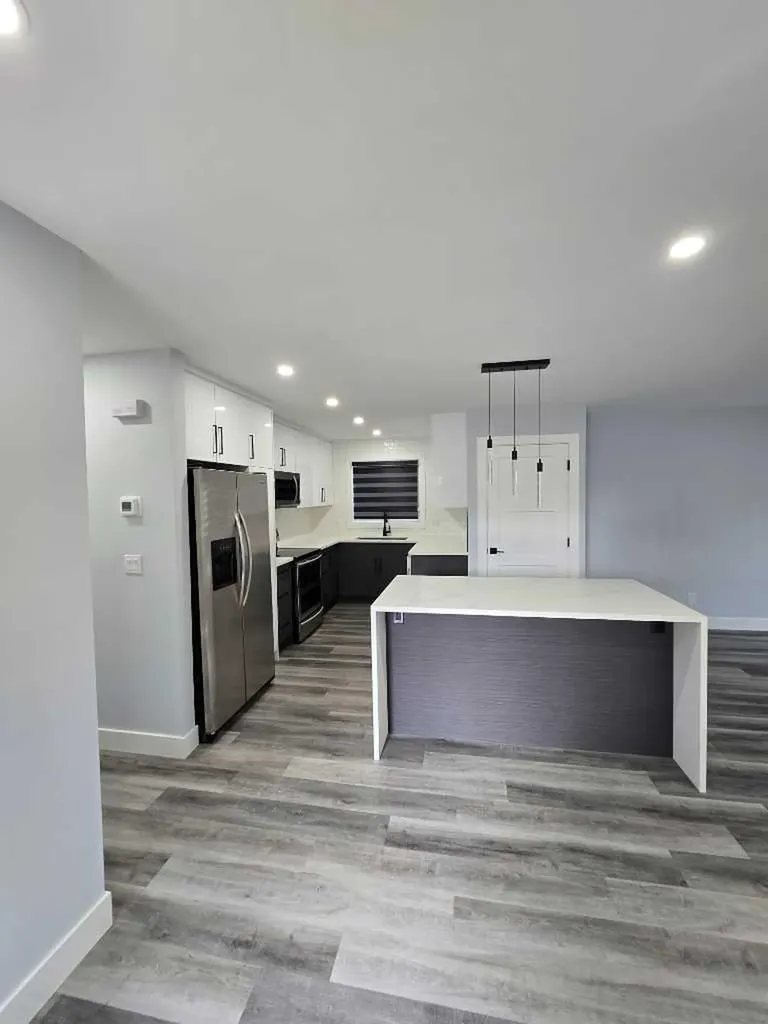 327 Rundleview Drive NE Calgary AB T1Y 1H9