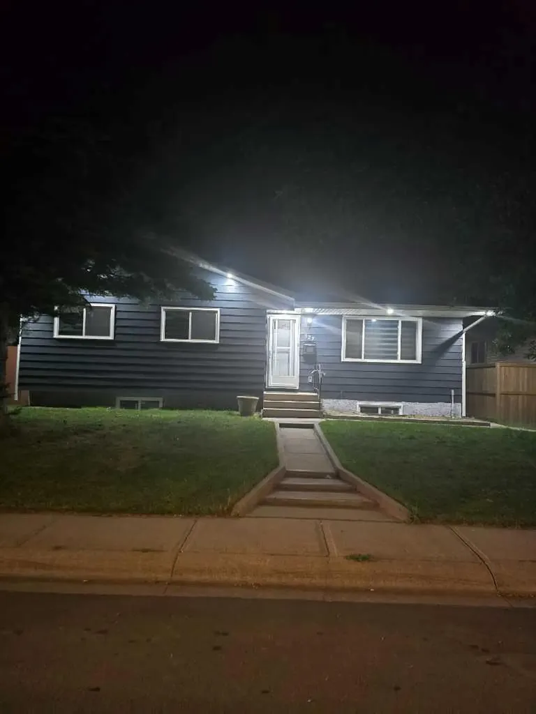 327 Rundleview Drive NE Calgary AB T1Y 1H9