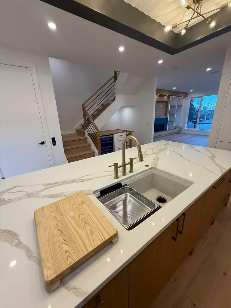 1924 10 Avenue NW Calgary AB T2N1G3
