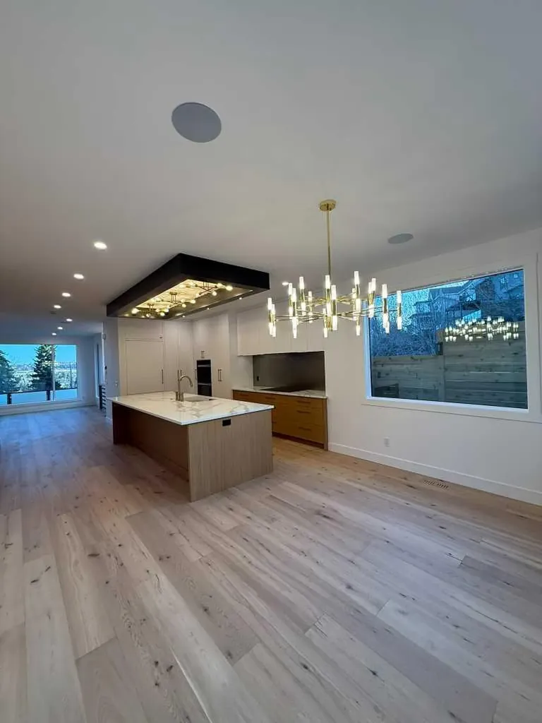 1924 10 Avenue NW Calgary AB T2N1G3