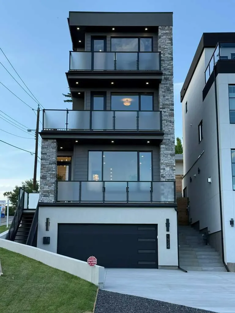 1924 10 Avenue NW Calgary AB T2N1G3