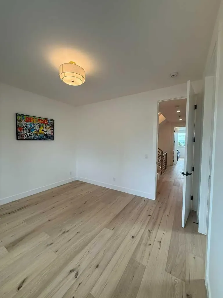 1924 10 Avenue NW Calgary AB T2N1G3