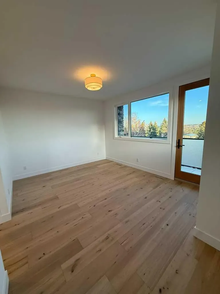 1924 10 Avenue NW Calgary AB T2N1G3