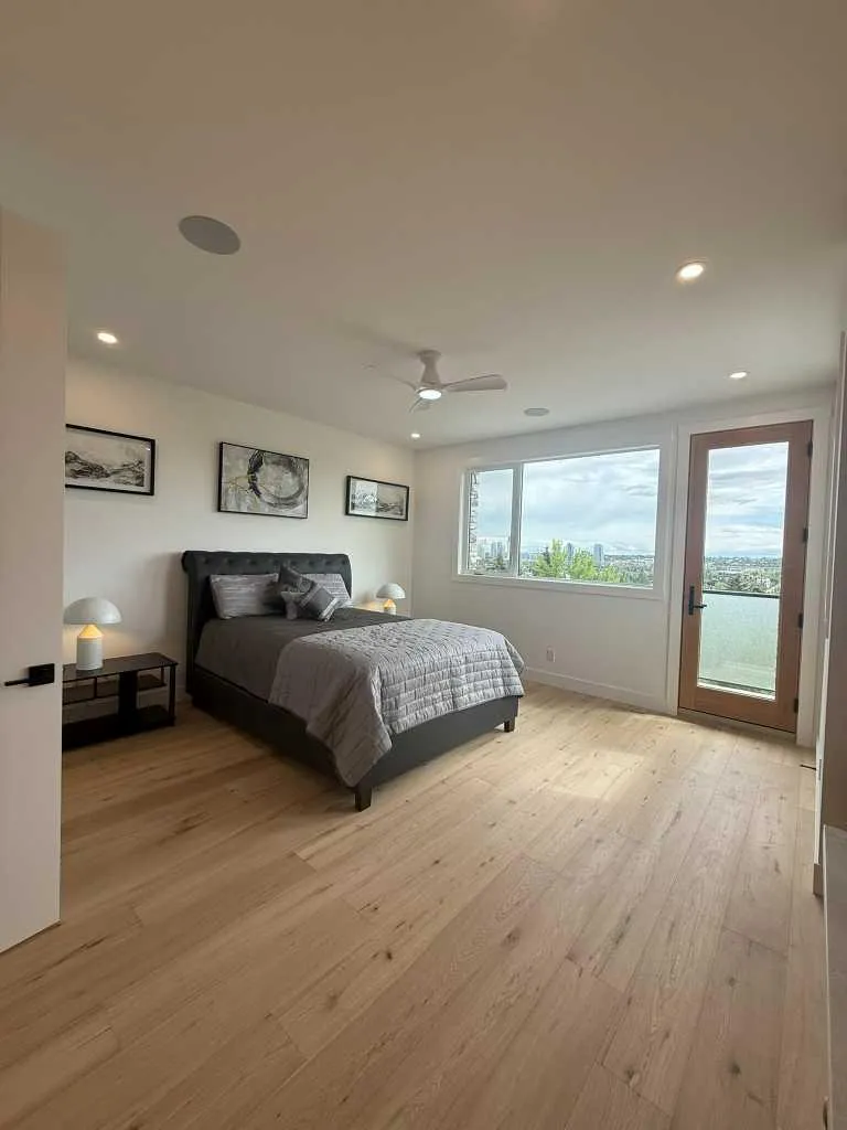 1924 10 Avenue NW Calgary AB T2N1G3