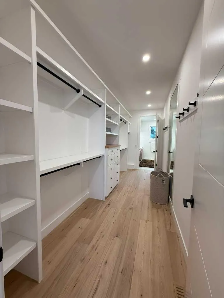 1924 10 Avenue NW Calgary AB T2N1G3