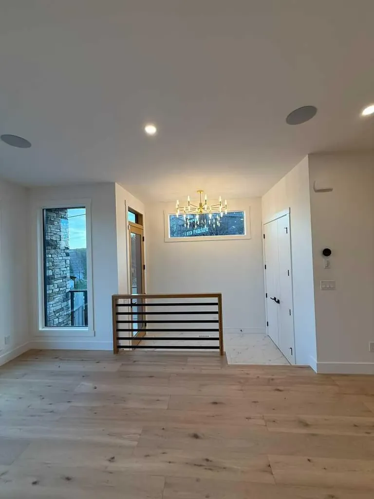 1924 10 Avenue NW Calgary AB T2N1G3