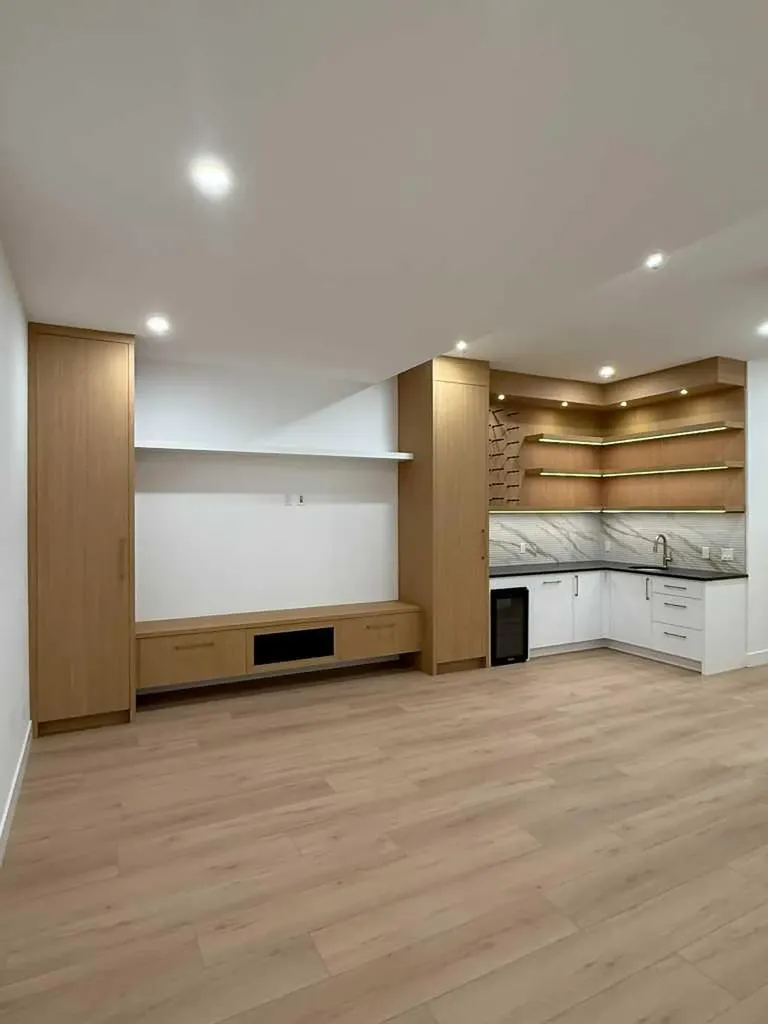 1924 10 Avenue NW Calgary AB T2N1G3