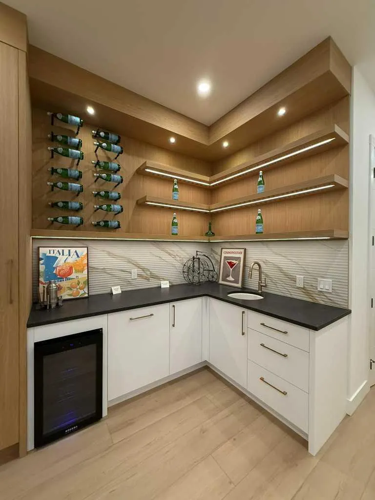 1924 10 Avenue NW Calgary AB T2N1G3