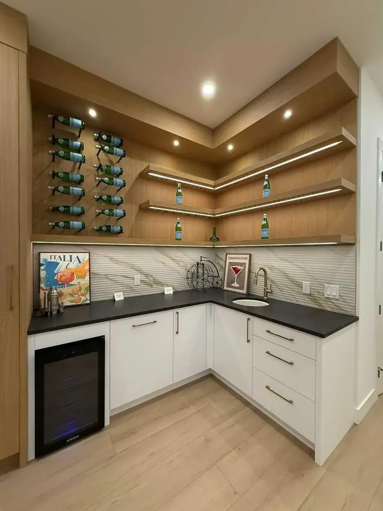 1924 10 Avenue NW Calgary AB T2N1G3