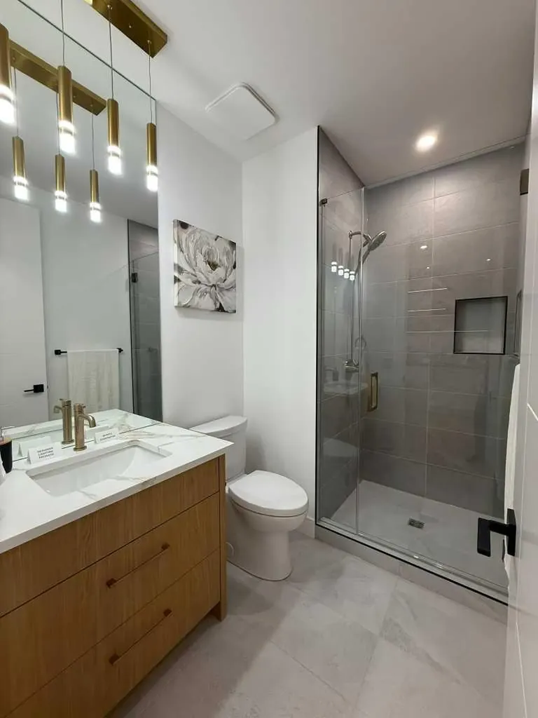 1924 10 Avenue NW Calgary AB T2N1G3