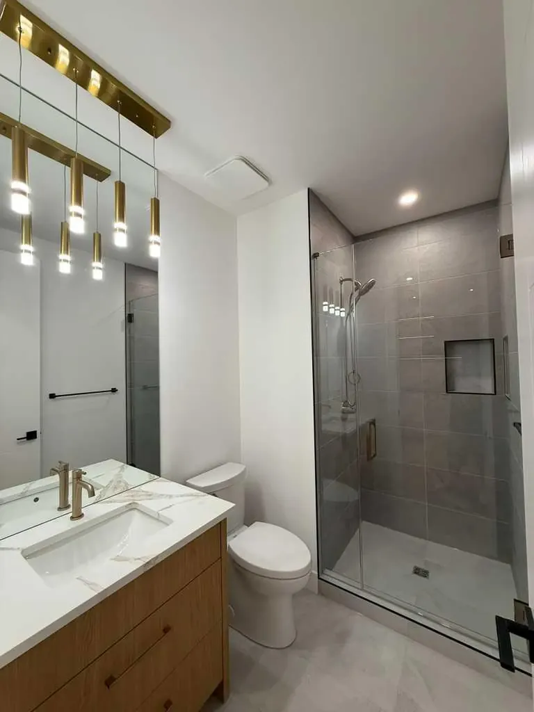 1924 10 Avenue NW Calgary AB T2N1G3