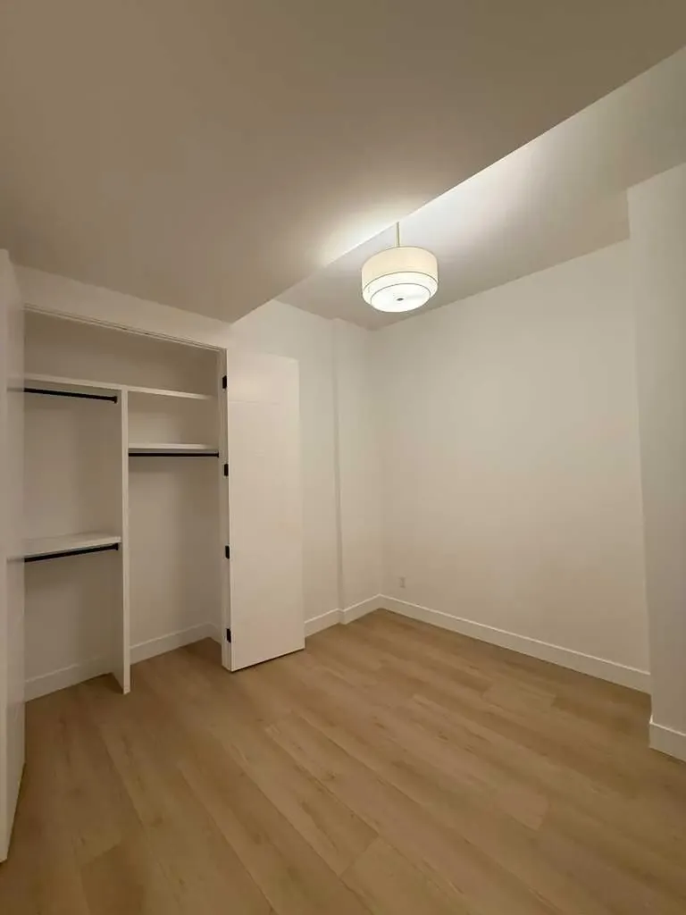 1924 10 Avenue NW Calgary AB T2N1G3