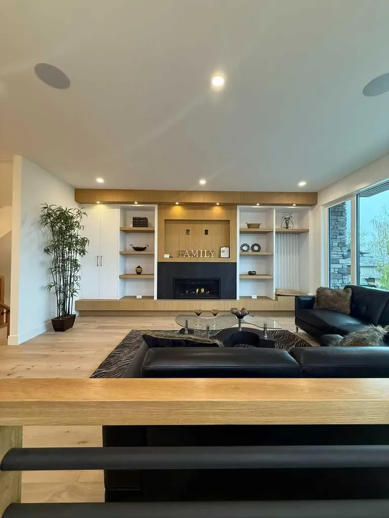 1924 10 Avenue NW Calgary AB T2N1G3