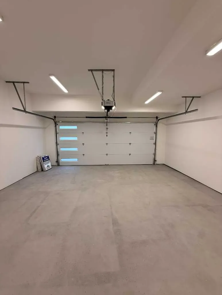 1924 10 Avenue NW Calgary AB T2N1G3
