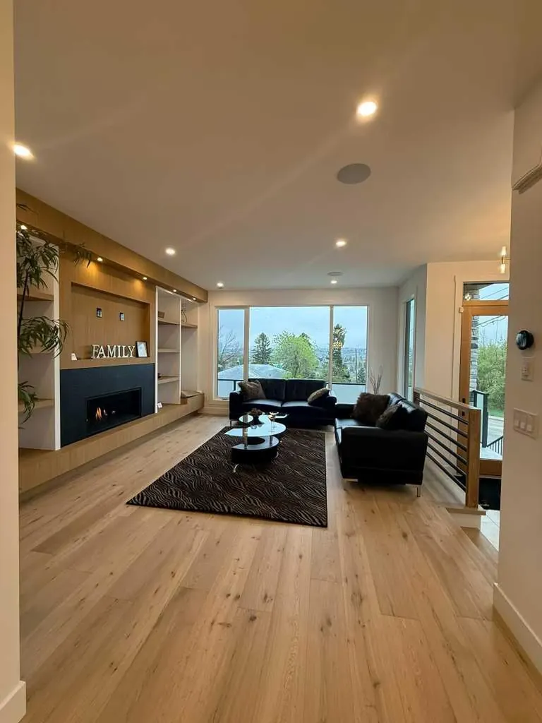 1924 10 Avenue NW Calgary AB T2N1G3
