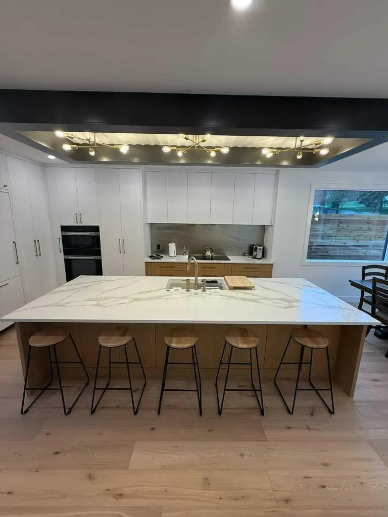 1924 10 Avenue NW Calgary AB T2N1G3