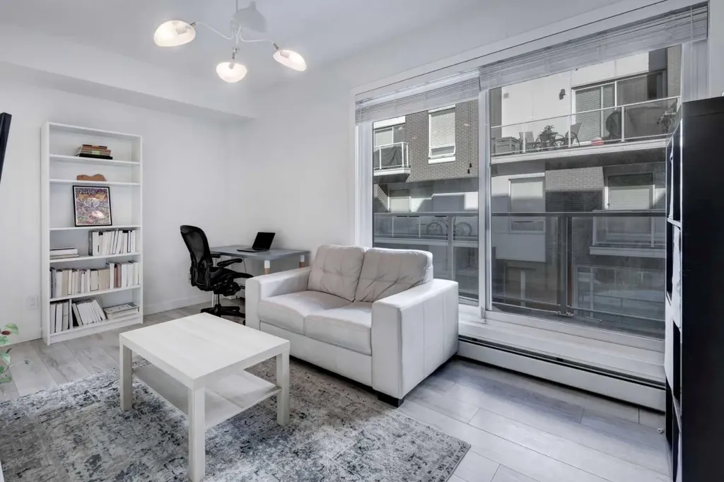 3125 39 Street NW Calgary AB T3E 2C3