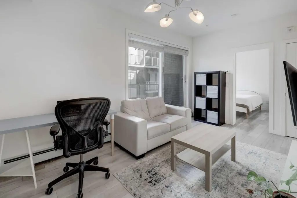 3125 39 Street NW Calgary AB T3E 2C3