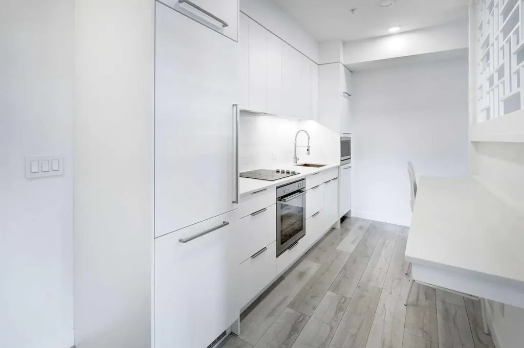 3125 39 Street NW Calgary AB T3E 2C3
