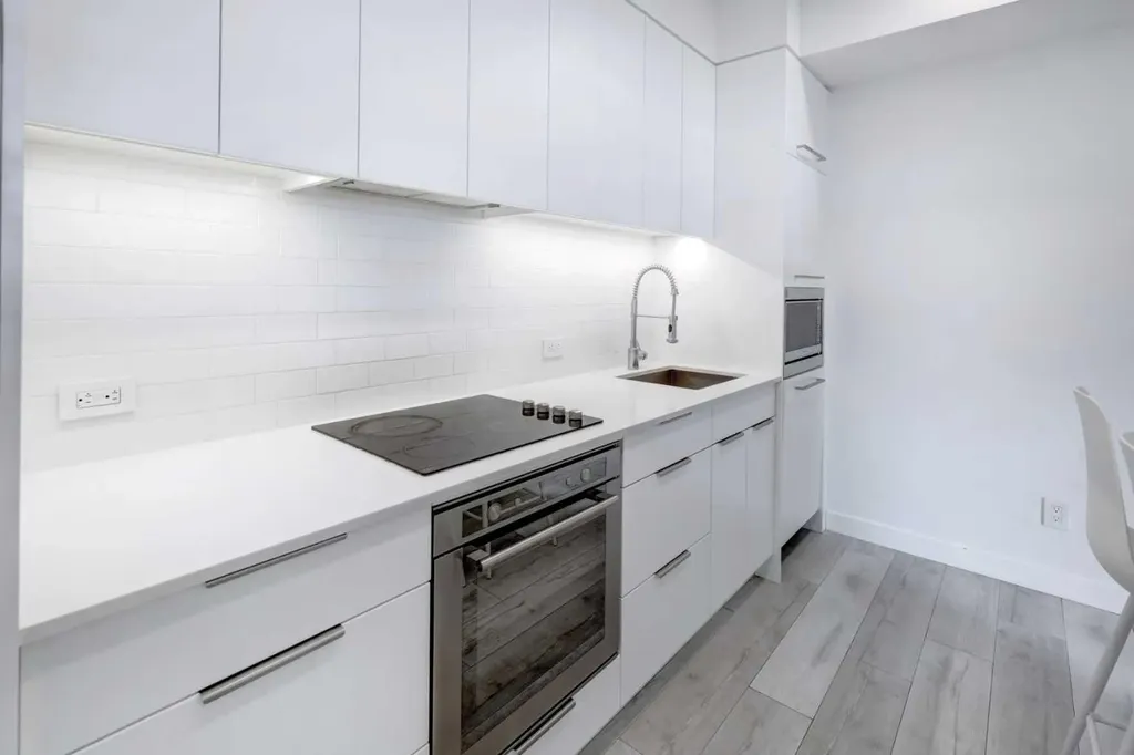 3125 39 Street NW Calgary AB T3E 2C3